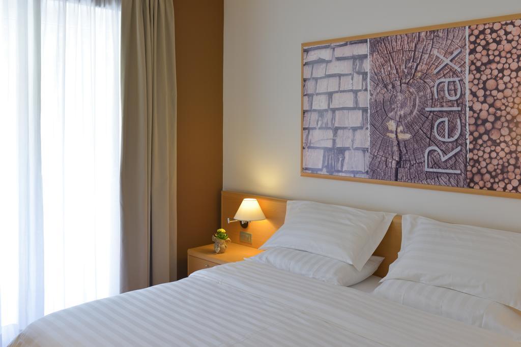 Vital Hotel Flora Comano Terme Zewnętrze zdjęcie