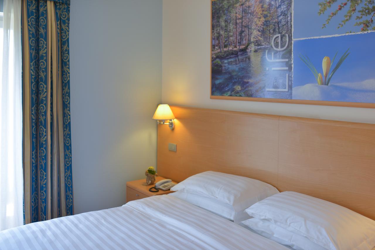 Vital Hotel Flora Comano Terme Zewnętrze zdjęcie