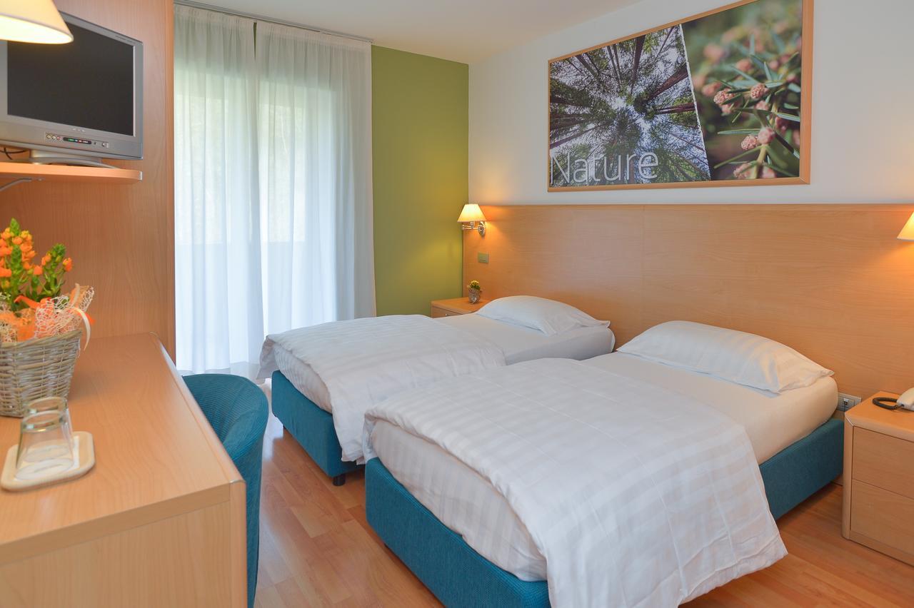 Vital Hotel Flora Comano Terme Zewnętrze zdjęcie