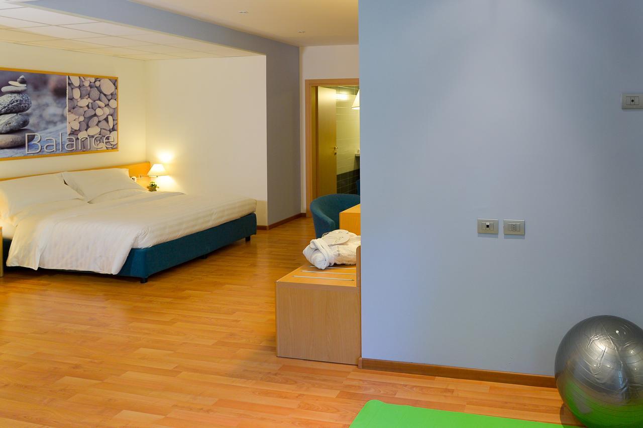 Vital Hotel Flora Comano Terme Zewnętrze zdjęcie