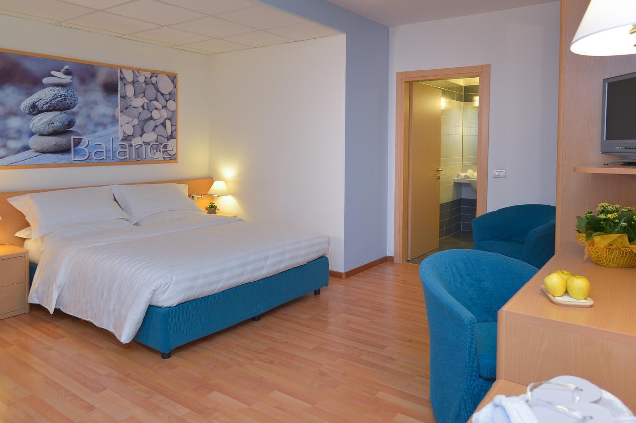 Vital Hotel Flora Comano Terme Zewnętrze zdjęcie