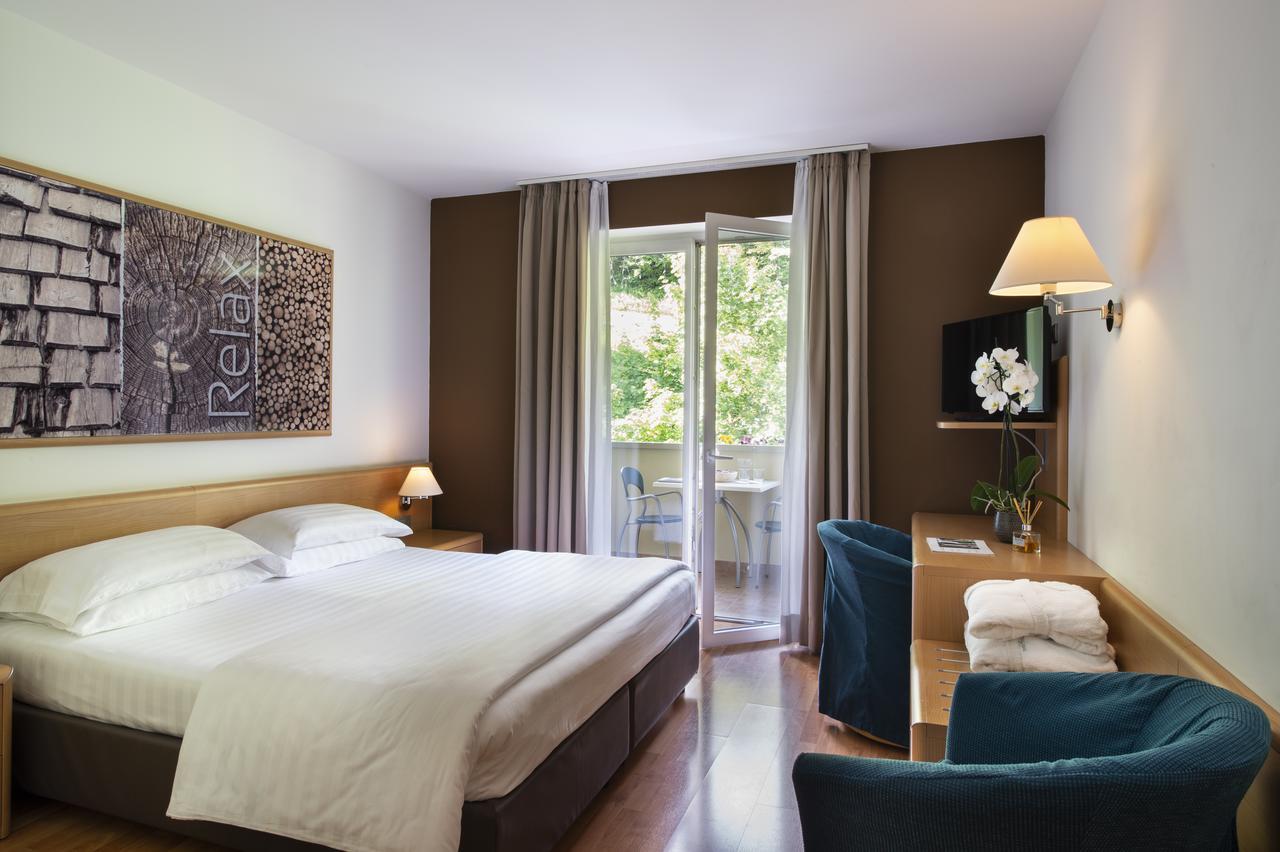 Vital Hotel Flora Comano Terme Zewnętrze zdjęcie