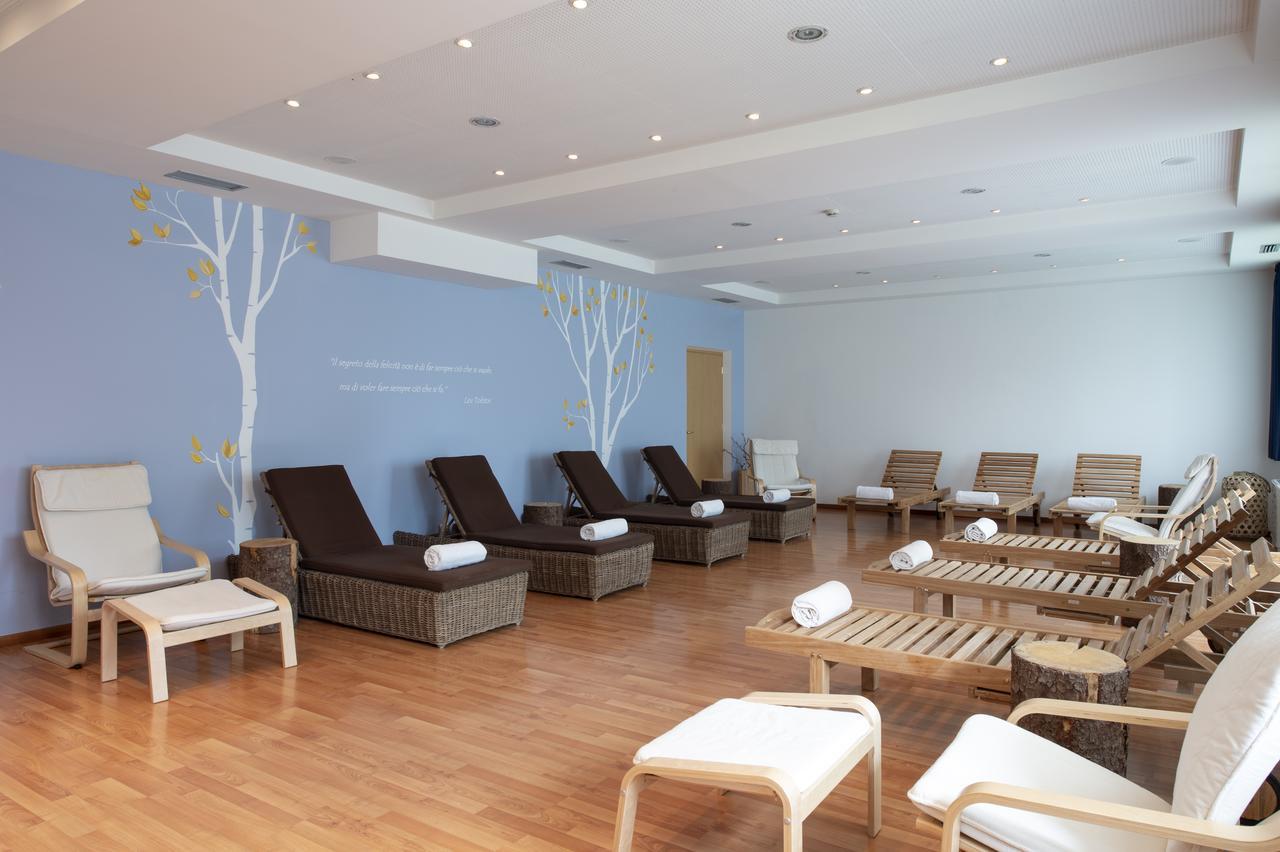 Vital Hotel Flora Comano Terme Zewnętrze zdjęcie