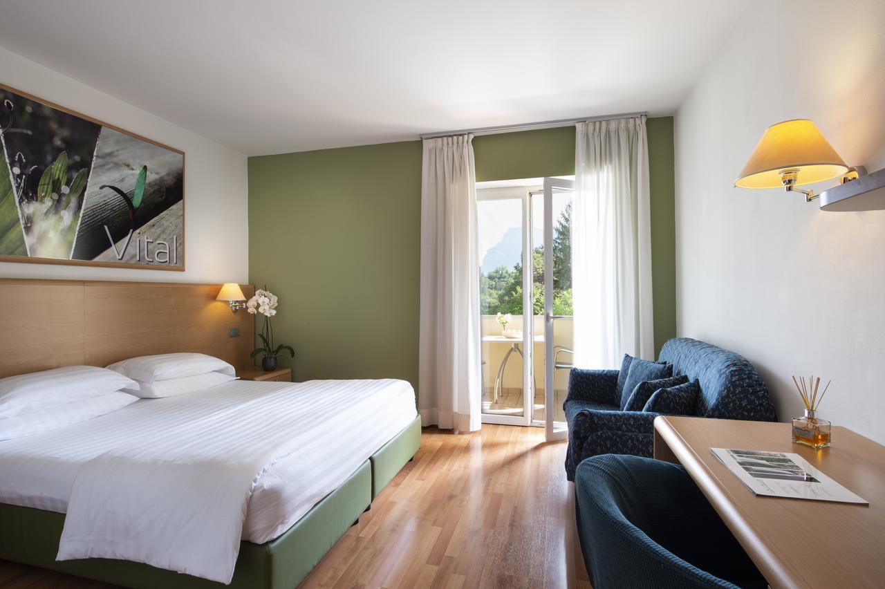 Vital Hotel Flora Comano Terme Zewnętrze zdjęcie
