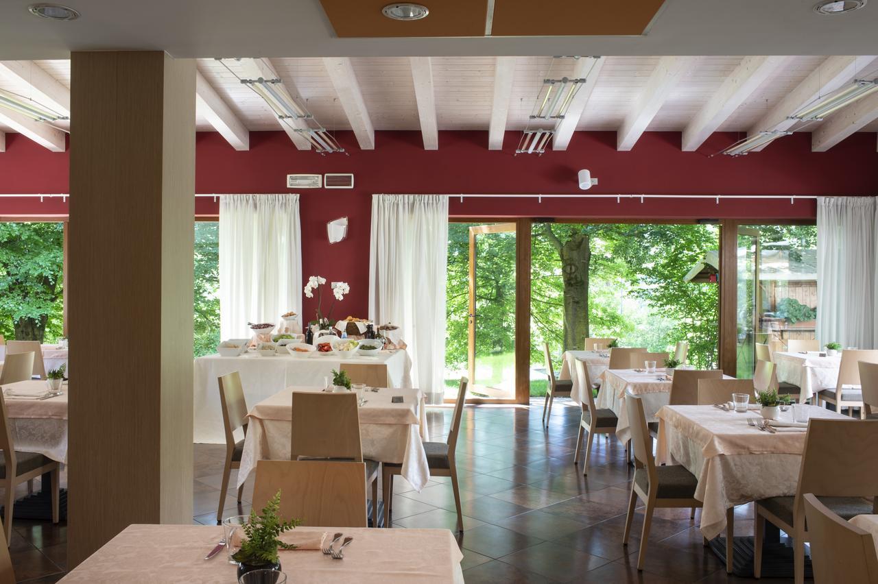 Vital Hotel Flora Comano Terme Zewnętrze zdjęcie